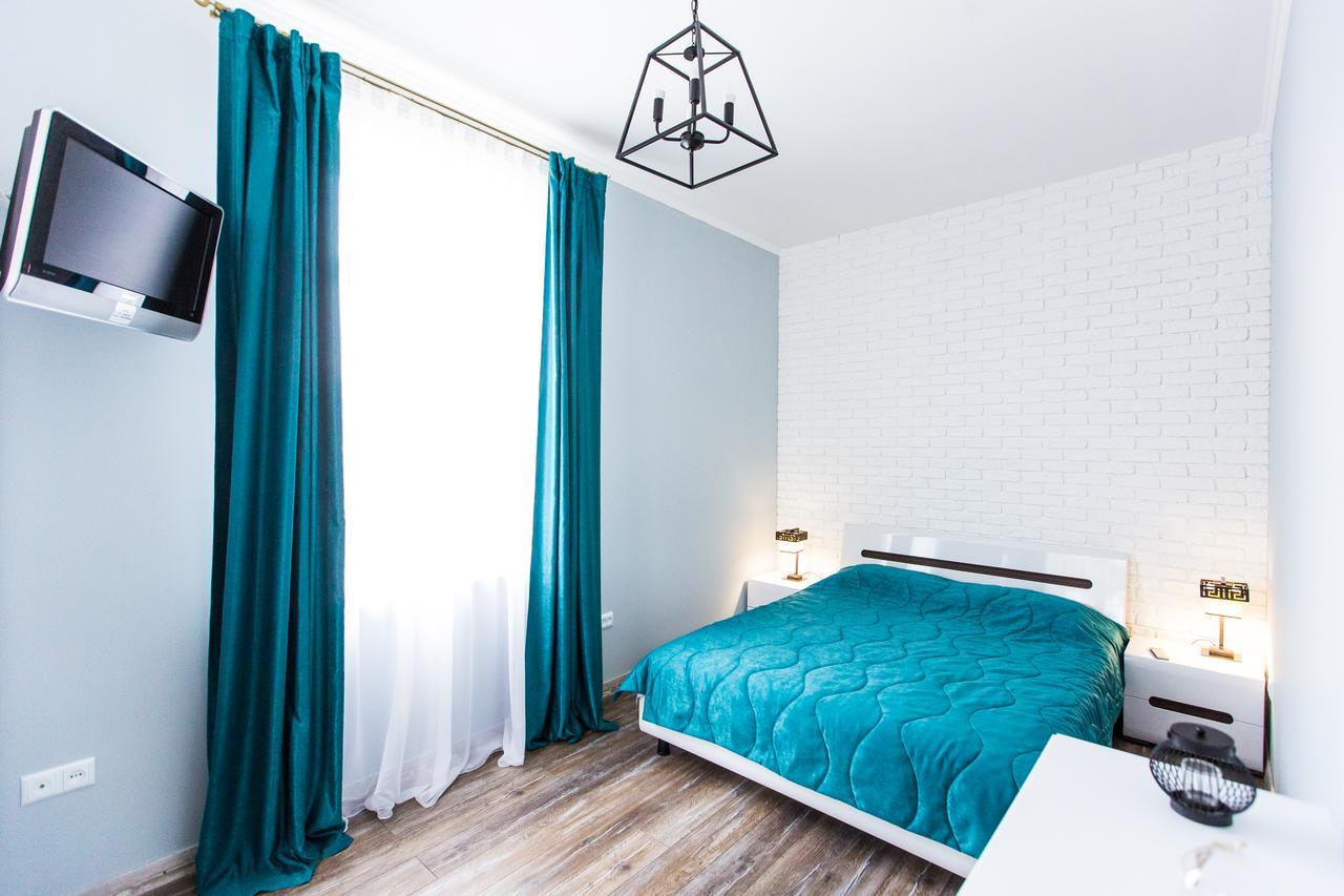 לבוב 1 Bedroom Apartment Near Elizabeth'S The Cathedral מראה חיצוני תמונה