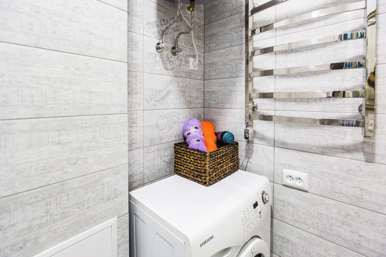 לבוב 1 Bedroom Apartment Near Elizabeth'S The Cathedral מראה חיצוני תמונה